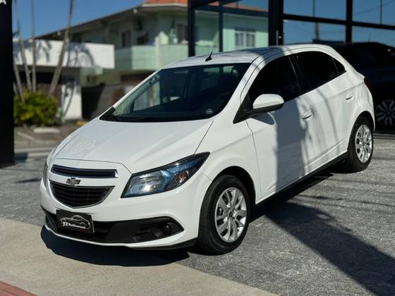 CHEVROLET ONIX 1.0 MPFI LT 8V FLEX 4P MANUAL CHEVROLET ONIX 1.0 MPFI LT 8V FLEX 4P MANUAL
